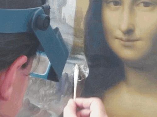 Il caso della Gioconda 'dimenticata' di Montecitorio: "Un quadro che vale milioni. C'è l'impronta di Leonardo"
