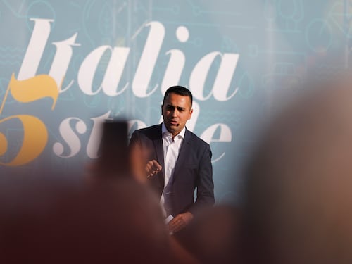 Il grillino resta a casa: così sprofonda il M5s