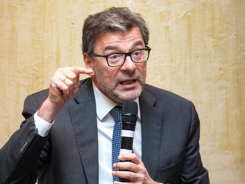 Governo, 15 miliardi di euro per la manovra bruciati dall’aumento dei tassi