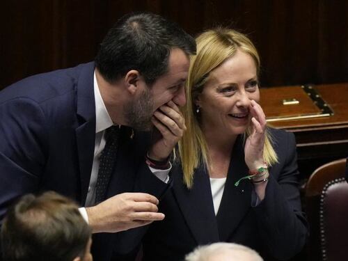 Sondaggi, divario mai visto: dove vola il centrodestra. Effetto Soumahoro sulla sinistra