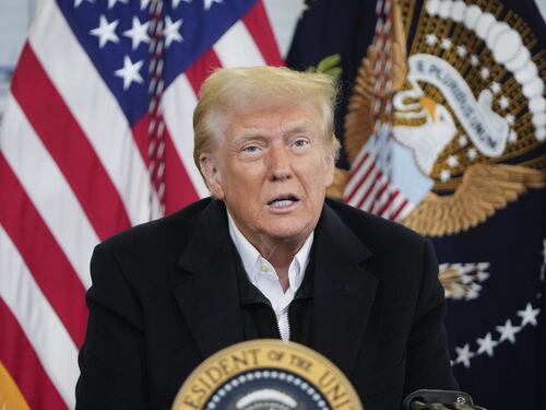 Trump "vuole inviare truppe e blindati al confine con il Messico": il retroscena