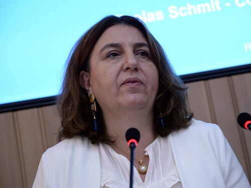 Coronavirus, montagne di carte per tremila euro
