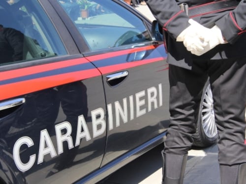 Tivoli, tenta di investire la ex e la minaccia con la pistola: arrestato