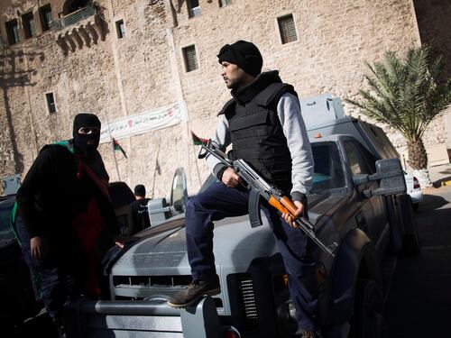 Violenti combattimenti a Bengasi, almeno 10 i morti