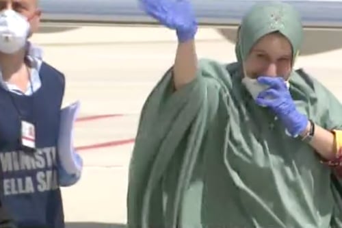 Silvia Romano ringrazia gli islamici "Ciao fratelli, Allah vi benedica"