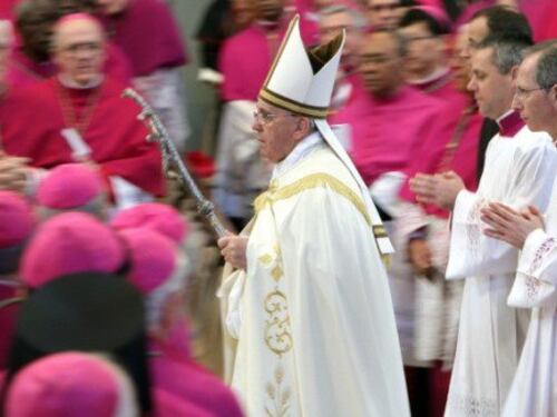 Concistoro, Papa Francesco rinnova il collegio E i neo cardinali vanno in pullman da Ratzinger