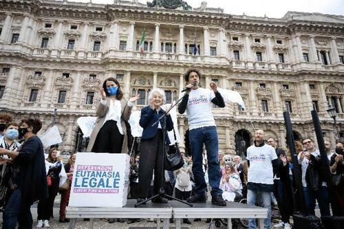 Niente referendum, l'eutanasia non si voterà