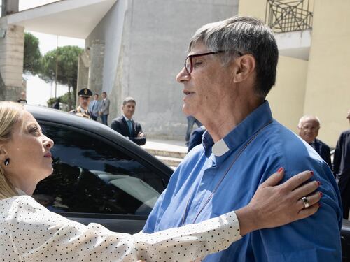 Caivano, Don Patriciello e il retroscena su Meloni: a sinistra non me lo perdonano