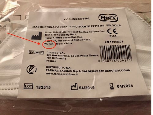 Clamoroso in farmacia. La mascherina contro il virus viene da Wuhan