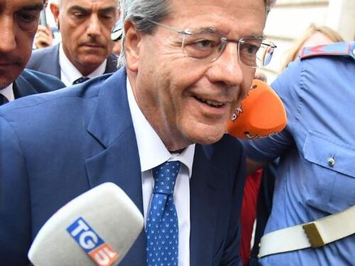 Gentiloni alla fine la spunta: va a guardia dei conti della Ue