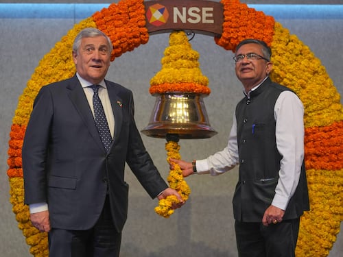 India, Tajani in visita a Mumbai: “Italia governo più stabile d’Europa, investite da noi”