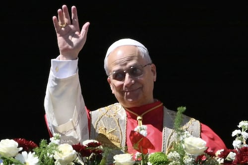 Papa Leone alla prima messa di Pasqua: "Mondo ferito da guerre e soprusi"