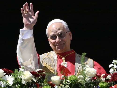 Papa Leone alla prima messa di Pasqua: "Mondo ferito da guerre e soprusi"