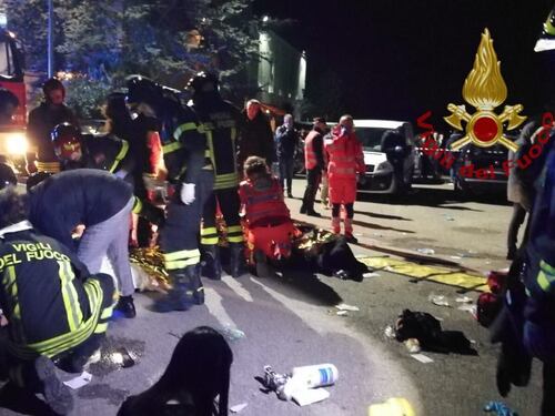 Panico al concerto di Sfera Ebbasta, 5 ragazzini e una mamma uccisi dalla folla