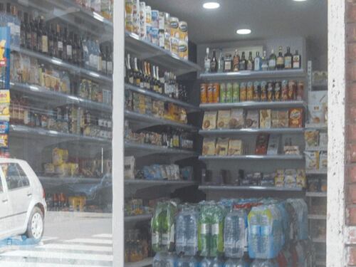 Roma, stop al suk dei «negozietti». In Centro basta pizzerie, paninerie, minimarket e negozi di souvenir