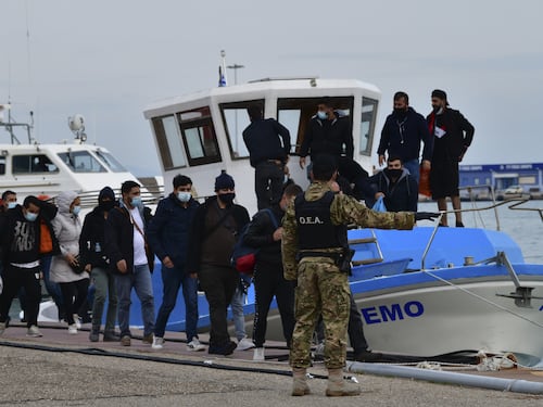 Aeroporto di Palermo come hotspot per migranti. L'allarme della polizia