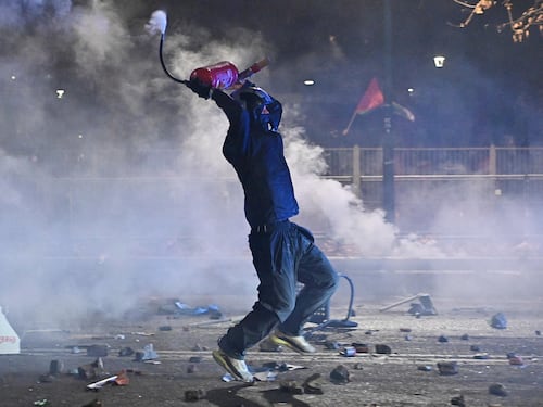 Occupazioni e spazi in “regalo”: i sindaci rossi in aiuto dei centri sociali