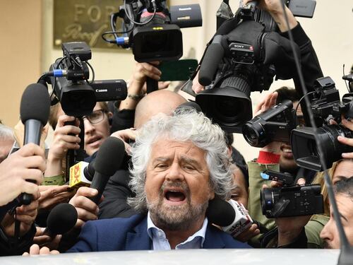 Primarie M5S, gli iscritti non riescono a votare: Rousseau in tilt o spettro hacker?