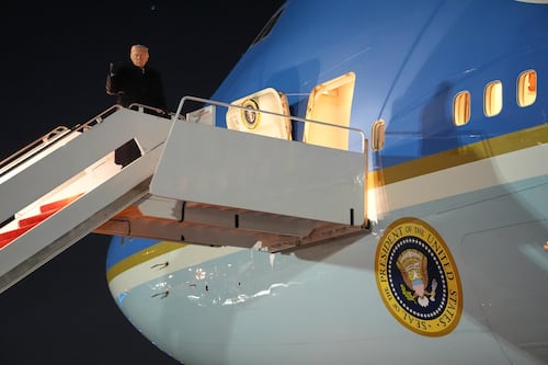 Guasto all'Air Force One, Trump a Davos con 3 ore di ritardo