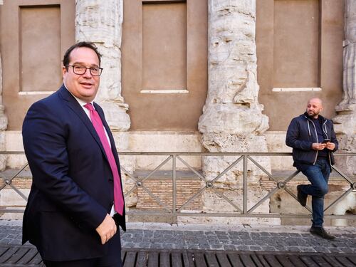 Durigon: "Quota 41 durerà un anno, ecco da che età si accede. Niente bonus per ritardare le uscite"