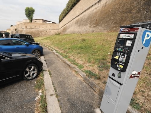 Supermulta alla Raggi per i parcometri-spia