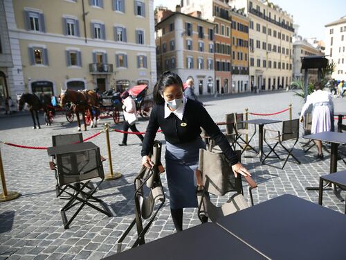 Pranzo e cena con l'incubo coprifuoco, Roma si prepara alla "finta" ripartenza