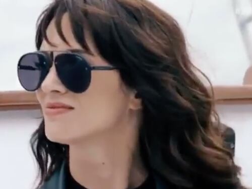 Asia Argento saluta Lodo Guenzi e lo chiama "biondino"