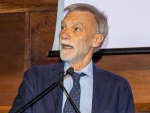 Pd, Delrio fa la corte ai cattolici. E il "campo largo" si spacca prima ancora di cominciare
