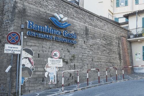Covid e influenza, finiti i farmaci per i bambini: sanità nel caos