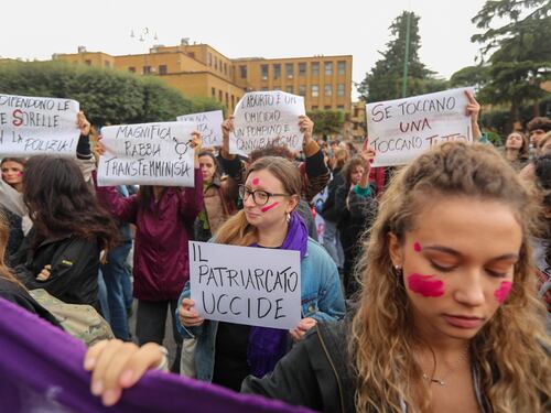 Il corteo degli studenti anti-Meloni pronti a bloccare il centro di Roma
