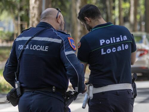 Roma, fermato il ladro seriale di profumi. Come rubava la merce