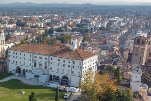 Udine, bufera per la "gara di multe" dei vigili: cittadini imbufaliti