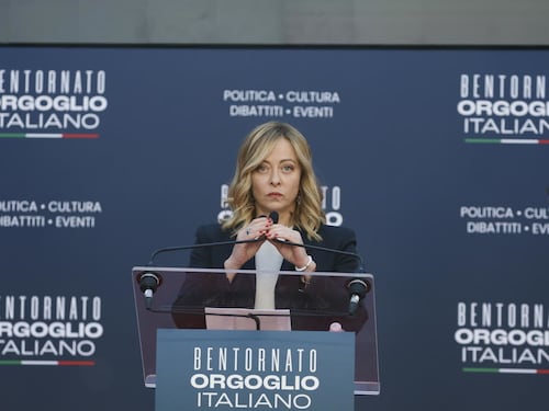 Giorgia Meloni ha l'influenza, annullati tutti gli impegni istituzionali