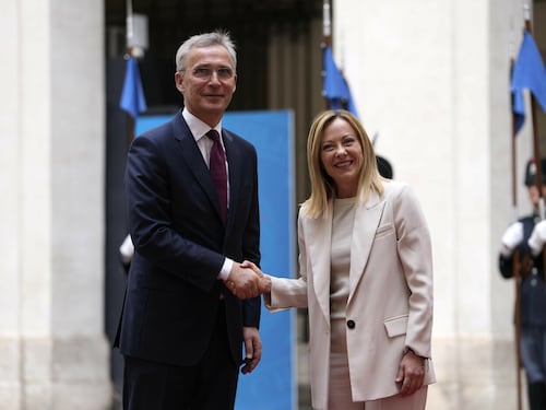 Ucraina e spese militari, vertice Meloni-Stoltenberg. Salvini attacca Macron
