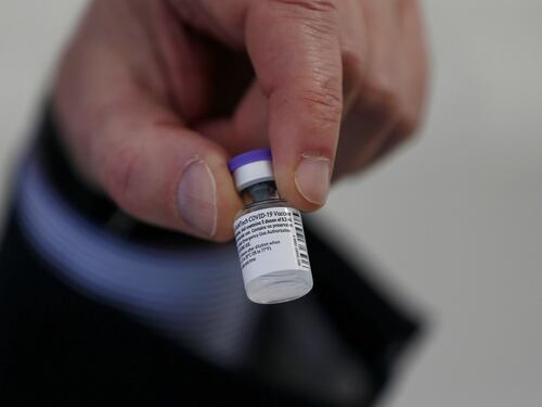 In Spagna chi rifiuterà il vaccino finirà nella lista nera