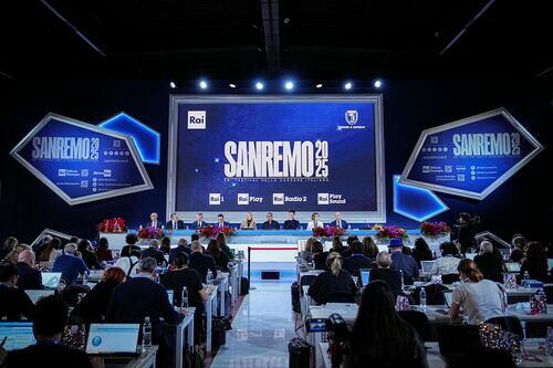 Sanremo, la Rai è l'unica candidata. Nessuna proposta da Mediaset e Discovery