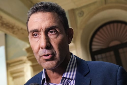Forze armate, chat che scottano attorno a Vannacci: oltraggi alle Istituzioni
