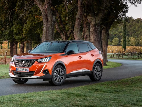La Peugeot 2008 diventa grande