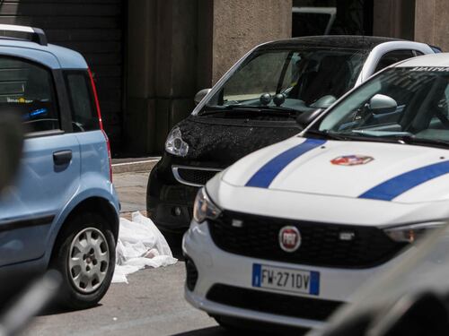 Precipita dal quinto piano, ragazzo muore in via Torino