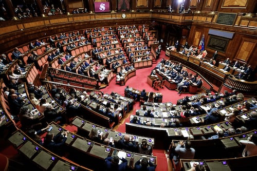 Pensioni, il governo è caduto ma il vitalizio dei parlamentari è salvo