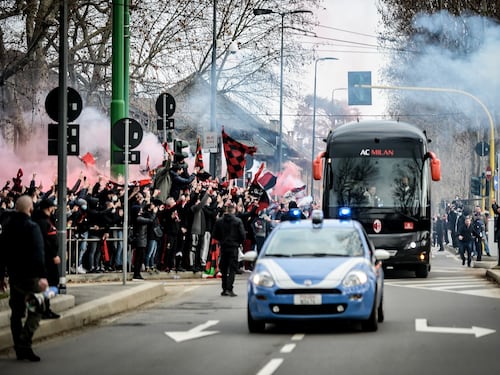Calci e pugni al derby di Milano, indagati cinque interisti grazie ai video sui social