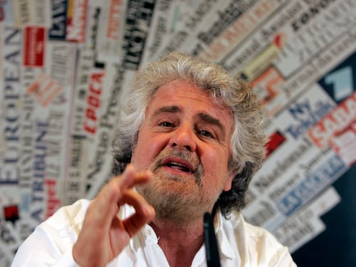M5s, arriva la censura sui social: post da concordare con Grillo-Casaleggio