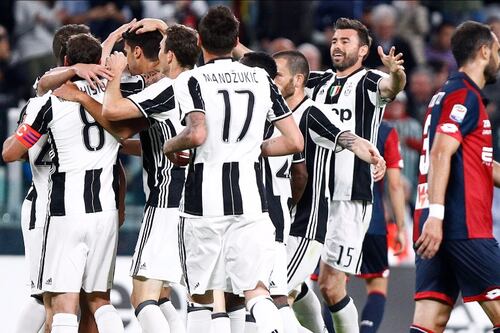 Poker al Genoa, la Juve continua a volare