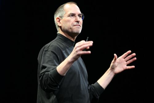 L'iPhone compie dieci anni: successi e ombre