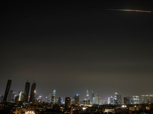 Guerra, quasi 200 feriti per gli attacchi dell’Iran contro Israele. Hezbollah fa un morto