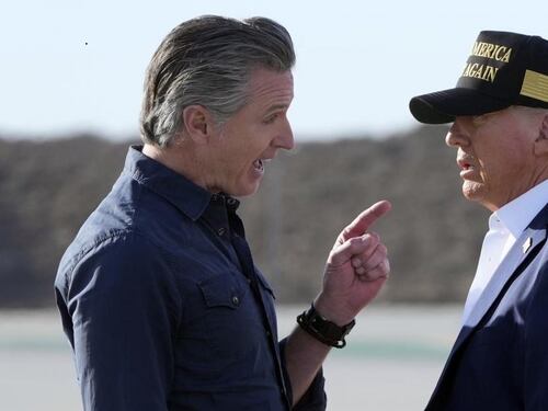 California, Newsom fa causa contro Trump: "I marines sono illegali"