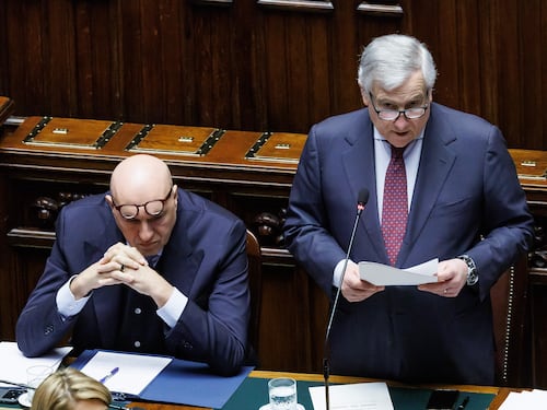 Iran, Tajani alla Camera: "Confronto doveroso, ma restiamo uniti". Aiuti ai partner del Golfo