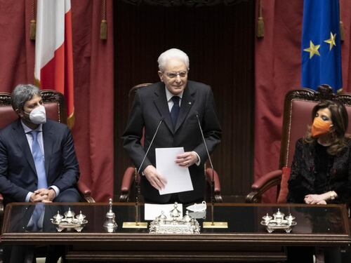 Quirinale, Mattarella ha giurato. Il discorso al Parlamento: "Nuova chiamata alla responsabilità, non posso sottrarmi"