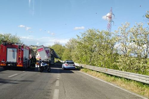 Incidente sulla Pontina, schianto tra due tir: circolazione interrotta