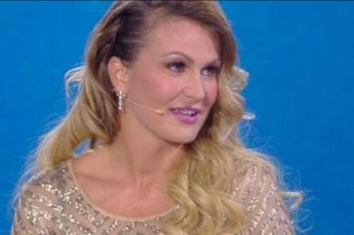 Isola dei Famosi nel caos, Eva Henger contro tutti: "La Marcuzzi mi ha deluso. Bavaglio Mediaset agli ex naufraghi"